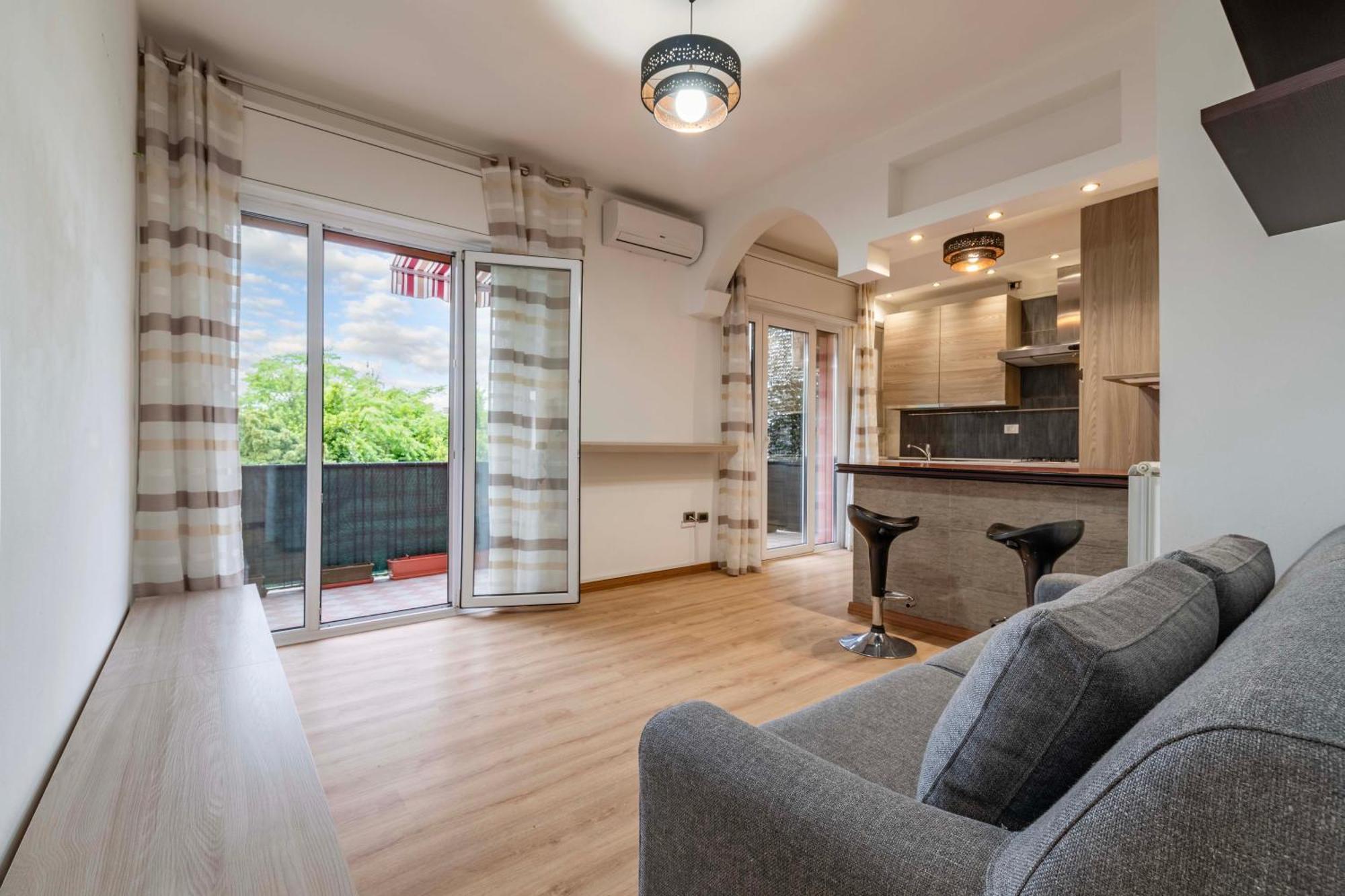 Cozy In Mestre By Bricola